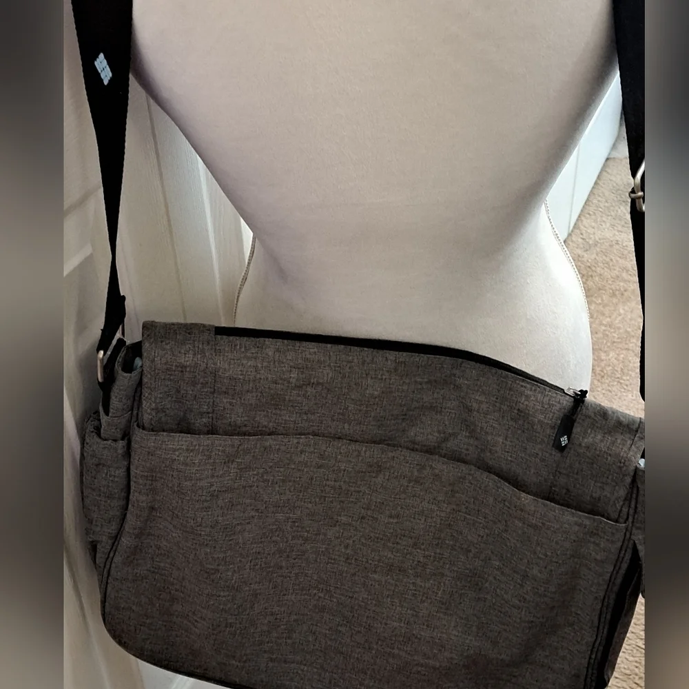 Columbia Grey & Black Messenger/Shoulder Bag